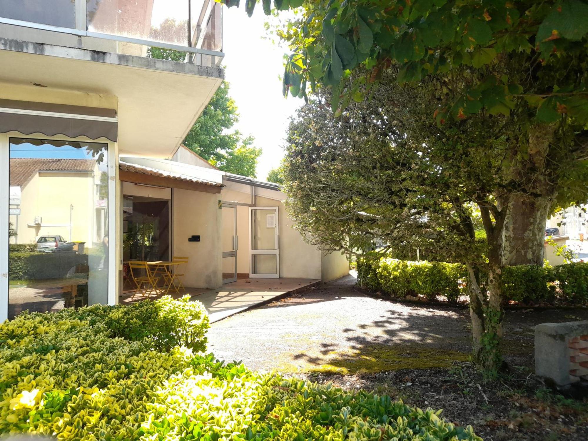 Hotel Platanes - Kb Hotel Group Etauliers Exterior foto