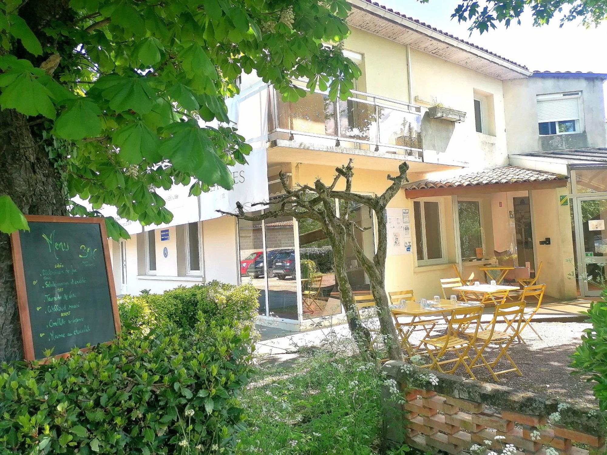 Hotel Platanes - Kb Hotel Group Etauliers Exterior foto
